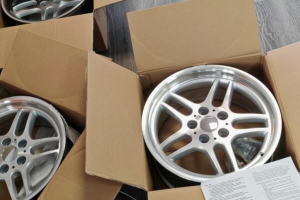 Розкриття таємниць рун: історія, значення та застосування символів