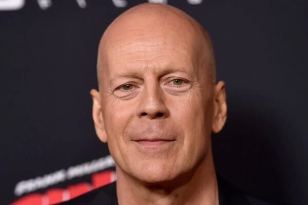 Анорак: функціональність і стиль в одязі для активного способу життя