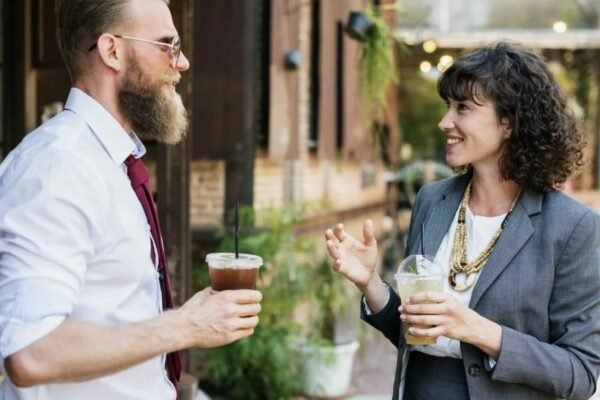 Тінт для губ: Особливості вибору та поради з використання для краси.