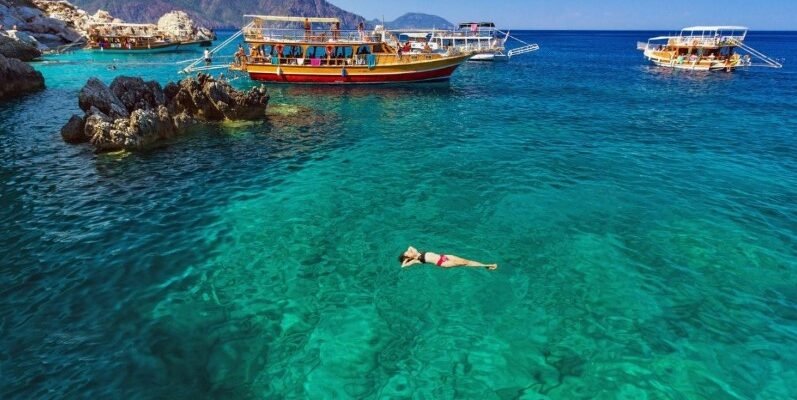 Чому ми віримо в небилиці: розкриття психології обману та міфів Чому ми віримо в небилиці: розкриття психології обману та міфів