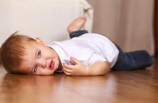 Як заспокоїти істерики у дитини 2 років: практичні поради
