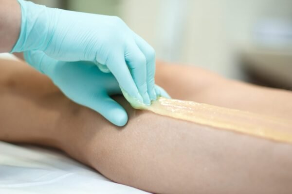 Чи можна видаляти вуса у підлітків: безпечний догляд у 14 років