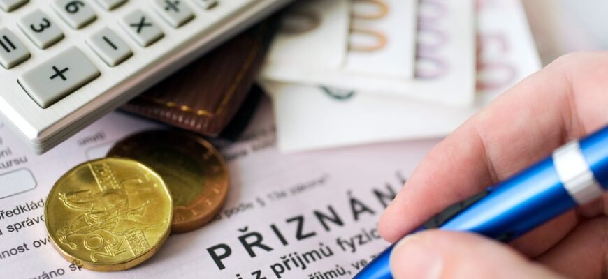 Чи необхідно сплачувати податки, працюючи за кордоном: поради та нюанси