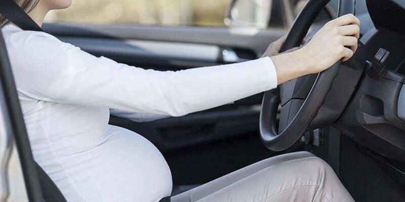 Чи обов’язково пристібати ремінь безпеки на задньому сидінні авто?