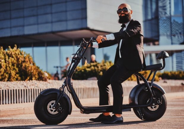 Чи потрібні права на електроскутер: нюанси та правила для водіїв ...