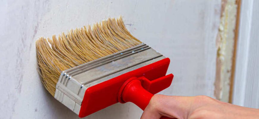 Чи потрібно ґрунтувати стіни перед штукатуркою: поради та рекомендації