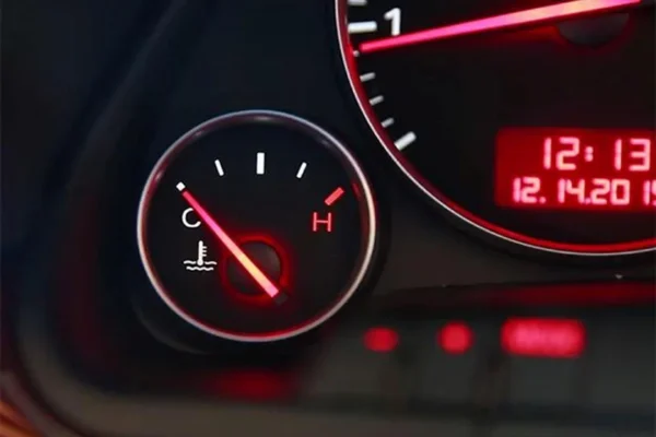 Чи потрібно прогрівати бензиновий двигун: розвіюємо міфи та реалії