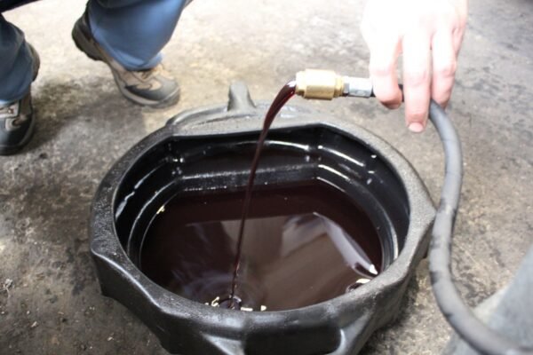 Чи потрібно змінювати масло в механічній коробці передач: відповіді експертів