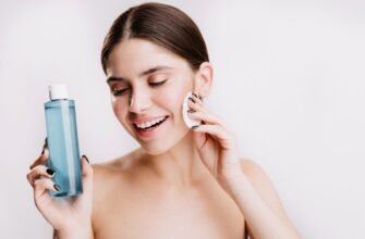 Чи потрібно змивати тонік з обличчя: розвінчуємо популярні міфи