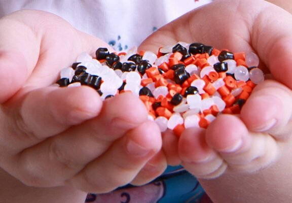 Хімічні властивості поліетилену: аналіз та особливості матеріалу