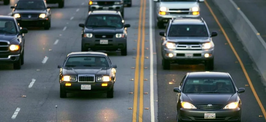 Коли вмикати фари в місті: правила та поради на 2024 рік