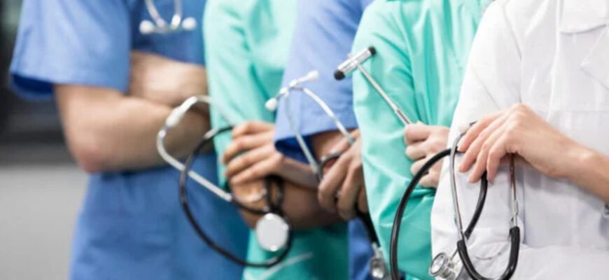 Медкомісія у військоматі для 16-річних: які лікарі потрібні пройти?