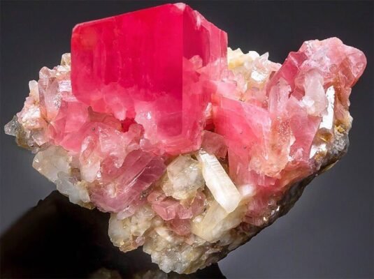 Родохрозит: Відкрийте магічні властивості цього містичного каменю