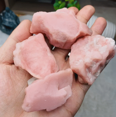 Рожевий опал: магічні властивості та їхній вплив на ваше життя