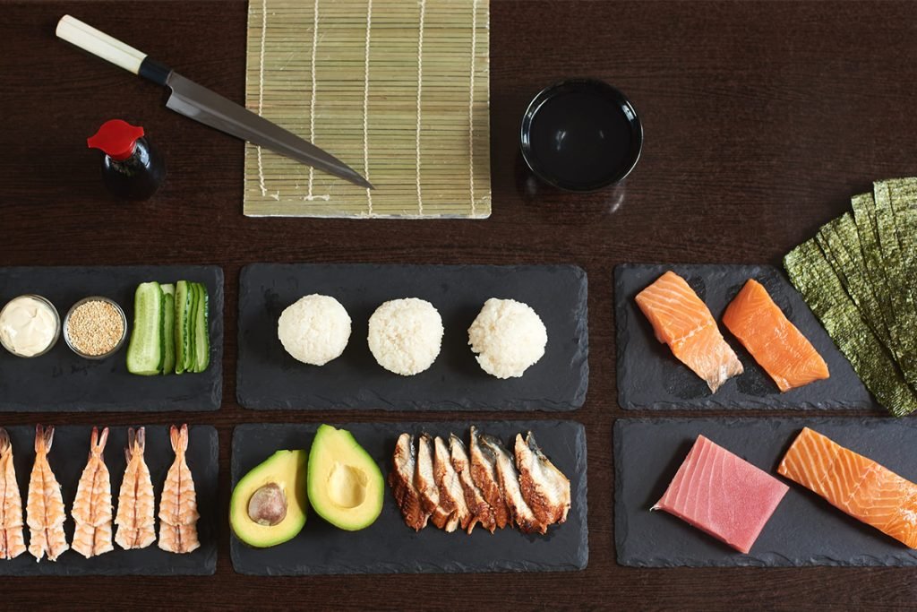 Які продукти потрібні для приготування суші вдома -