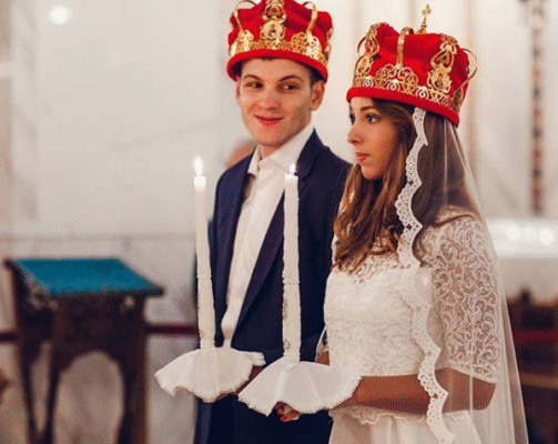 “Що потрібно знати та підготувати для церемонії вінчання в церкві”