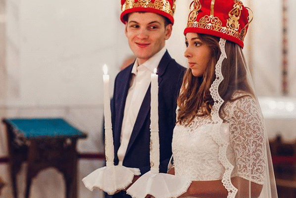 “Що потрібно знати та підготувати для церемонії вінчання в церкві”