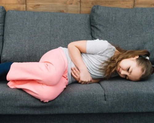 Що робити, коли у 7-річної дитини болить живіт: поради для батьків