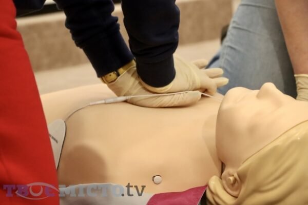 Що робити, якщо потерпілий не дихає: покрокова інструкція дій