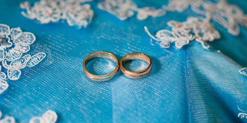 Що таке Бірюзове весілля: значення 18 років шлюбу для пари