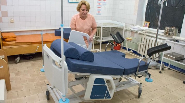 Скільки пелюшок взяти в пологовий будинок: поради для молодих мам