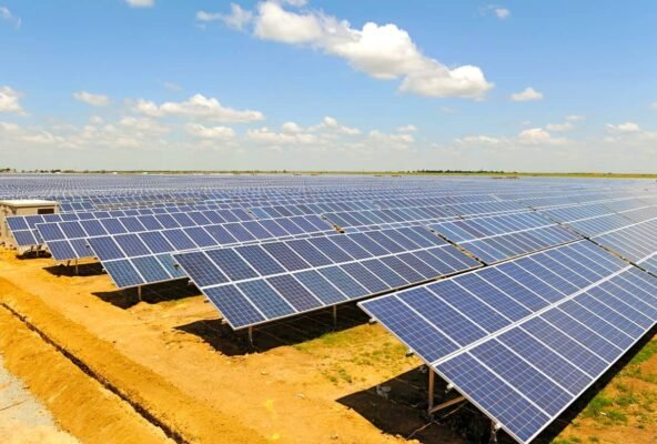 Скільки сонячних панелей потрібно для генерування 5 кВт енергії?