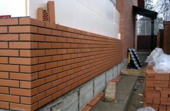 Скільки цегли потрібно для будівництва будинку: точний розрахунок