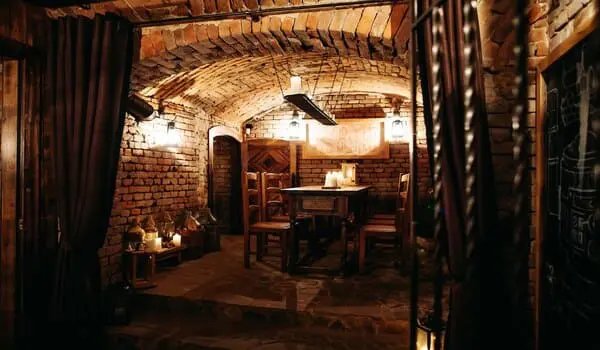 Топ найцікавіших закладів Чернівців: куди піти для незабутніх вражень Топ найцікавіших закладів Чернівців: куди піти для незабутніх вражень