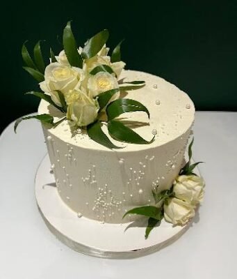 Торт на 30 років жінці: ідеї без мастики для особливого свята