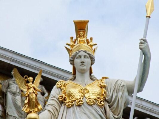 Цікаві факти про Афіну: давньогрецька богиня мудрості та війни