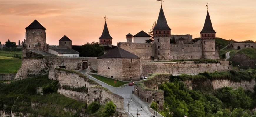Цікаві факти про Кам’янець-Подільський замок: історія та легенди Цікаві факти про Кам’янець-Подільський замок: історія та легенди