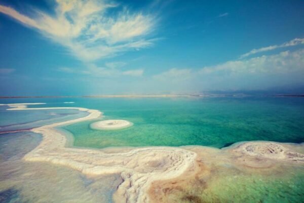 Цікаві факти про Мертве море: природні дива та рекорди водойми