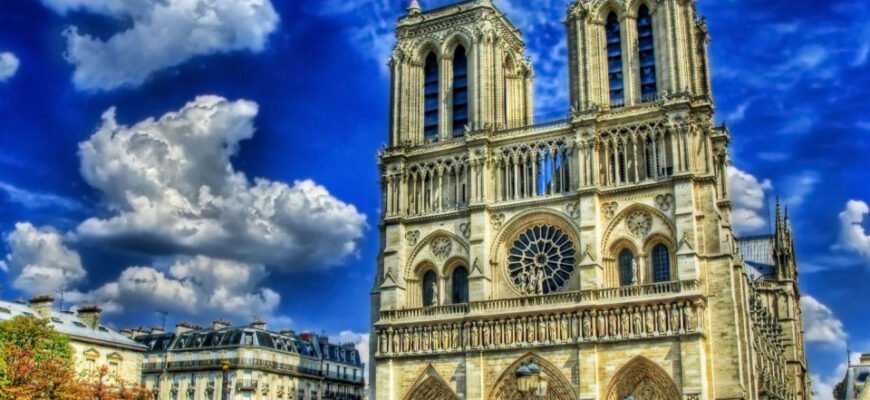 Цікаві факти про Нотр-Дам де Парі: історія, архітектура та легенди