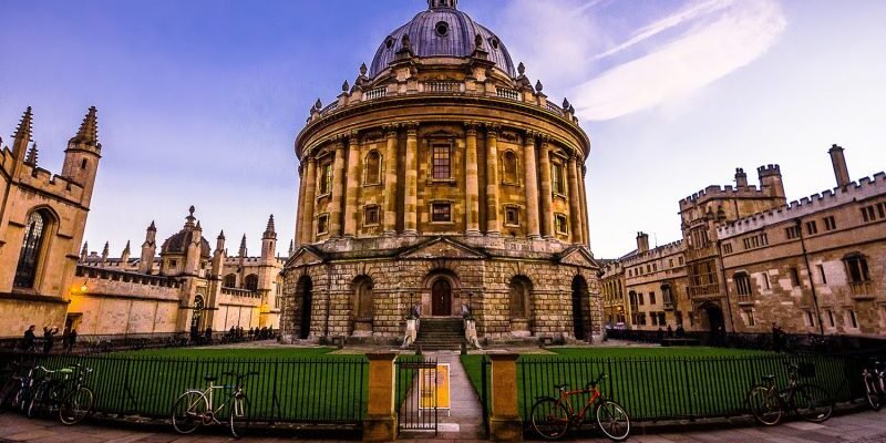 Цікаві факти про Оксфордський університет: історія та досягнення Цікаві факти про Оксфордський університет: історія та досягнення