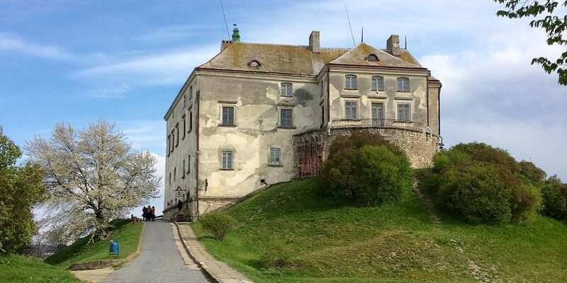 Цікаві факти про Олеський замок: історія, легенди та архітектура Цікаві факти про Олеський замок: історія, легенди та архітектура