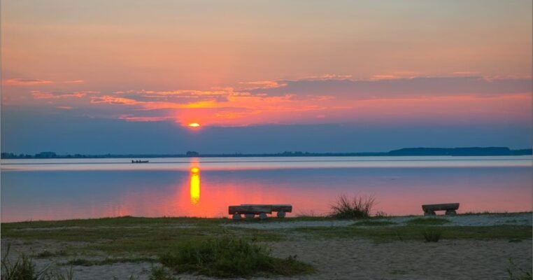 Цікаві факти про озеро Світязь: історія, природа, відпочинок