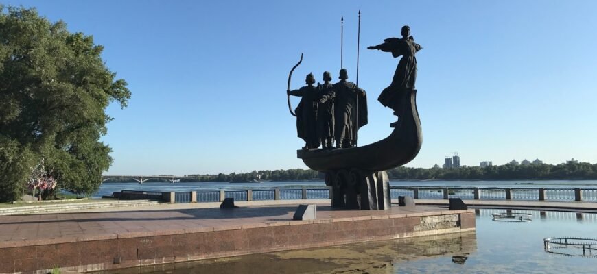 Цікаві факти про пам’ятник засновникам Києва: історія та легенди