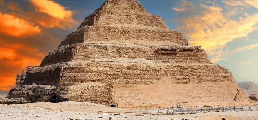 Цікаві факти про піраміди Гізи: історичні загадки та відкриття