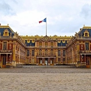 Цікаві факти про Версальський палац: історія, легенди та архітектура Цікаві факти про Версальський палац: історія, легенди та архітектура