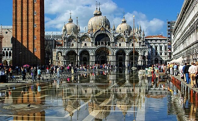 Цікаві місця в Італії: найкращі локації для вашої подорожі Цікаві місця в Італії: найкращі локації для вашої подорожі