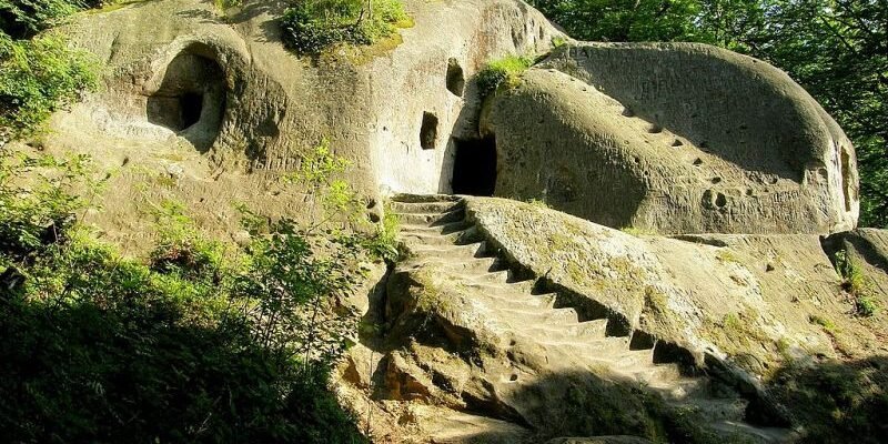 Цікаві місця Західної України: відкрити мальовничі подорожі регіону Цікаві місця Західної України: відкрити мальовничі подорожі регіону