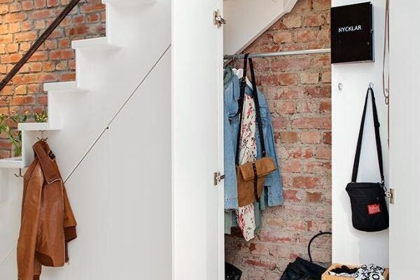 Цікаві рішення та ідеї для ефективного використання простору під сходами Цікаві рішення та ідеї для ефективного використання простору під сходами