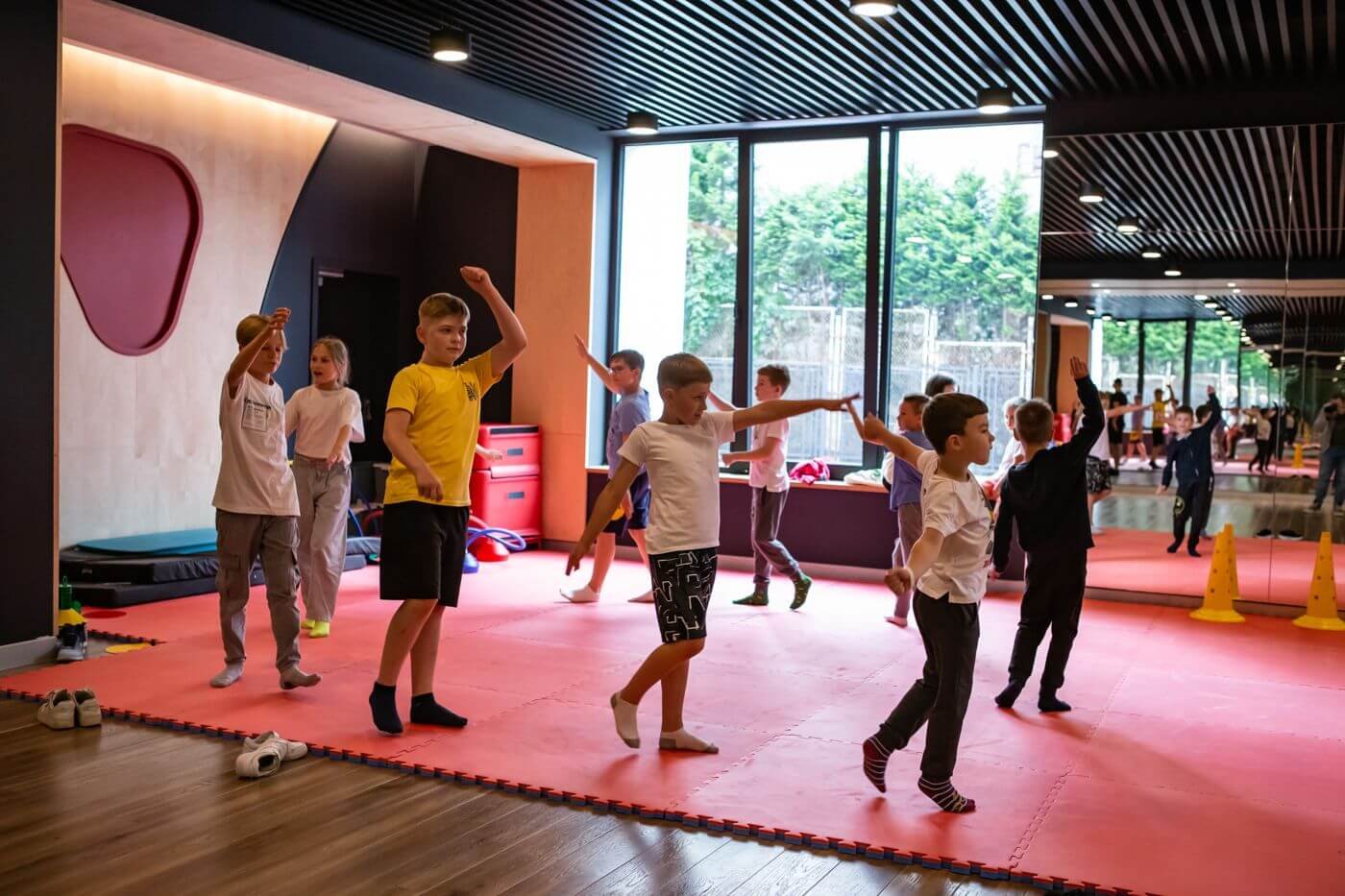 Розваги, ігри та конкурси для дітей: запросіть свою компанію в LEOLAND