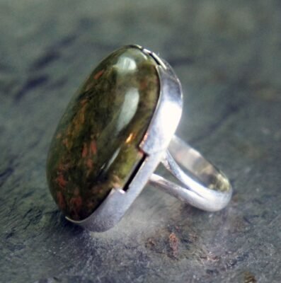 Унакіт: основні властивості та переваги цього мінералу для здоров’я Унакіт: основні властивості та переваги цього мінералу для здоров’я