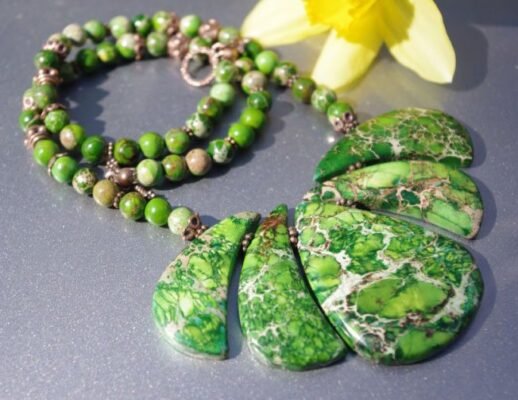 Варисцит: Властивості Каменю та Його Вплив на Добробут і Гармонію