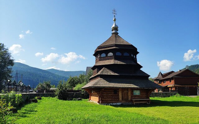 Відкрийте для себе найцікавіші місця в Микуличині: повний гід!