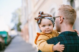 Вірші для дітей 2-3 років: ніжні слова про тата, що гріють серце