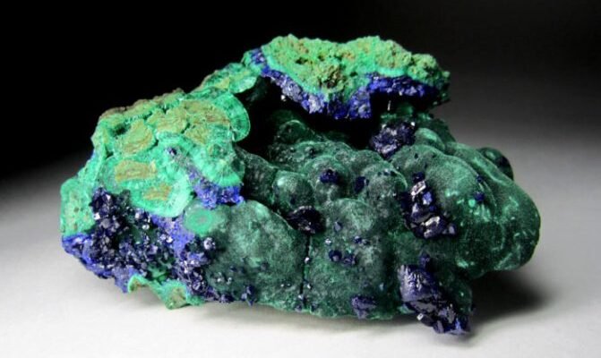 Властивості та містичні якості малахіту: керівництво з використання каменю