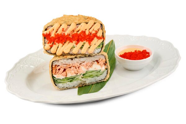 Всі необхідні інгредієнти та інструменти для приготування суші вдома