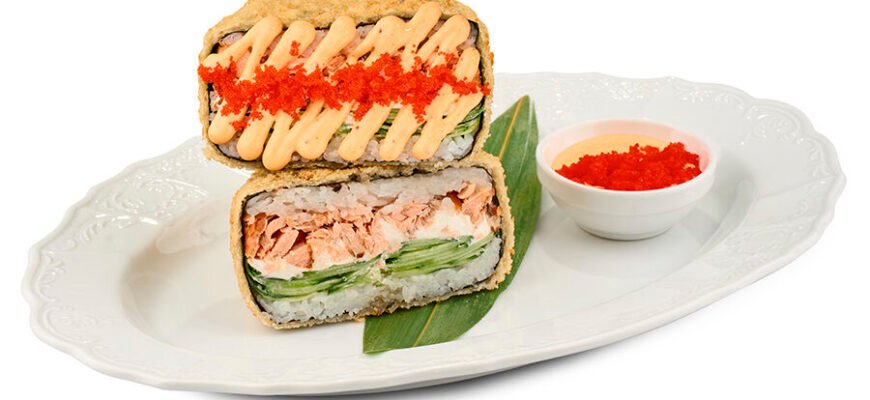 Всі необхідні інгредієнти та інструменти для приготування суші вдома